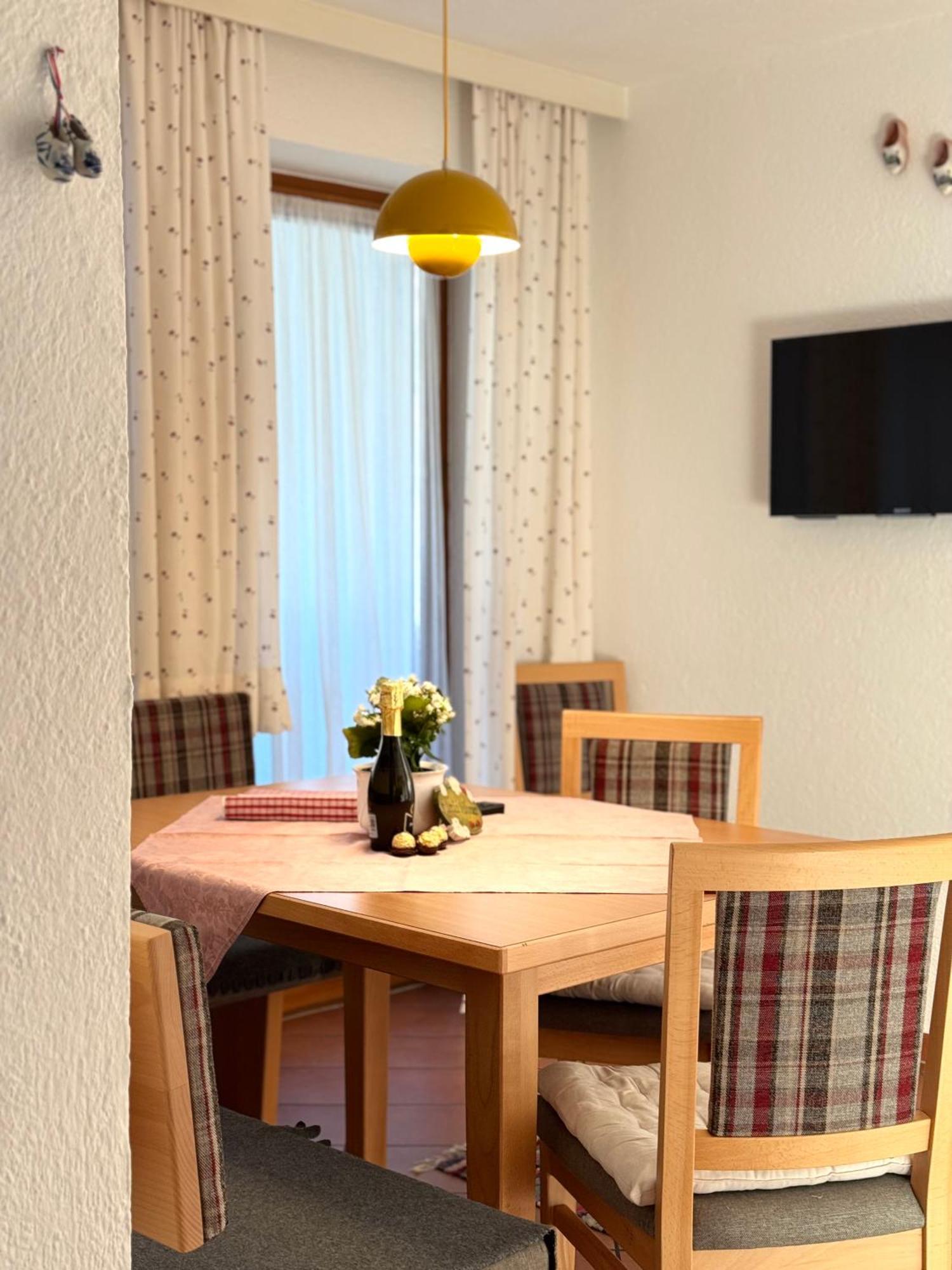 Haus Gamper-Haselwanter Appartement Tarrenz Buitenkant foto