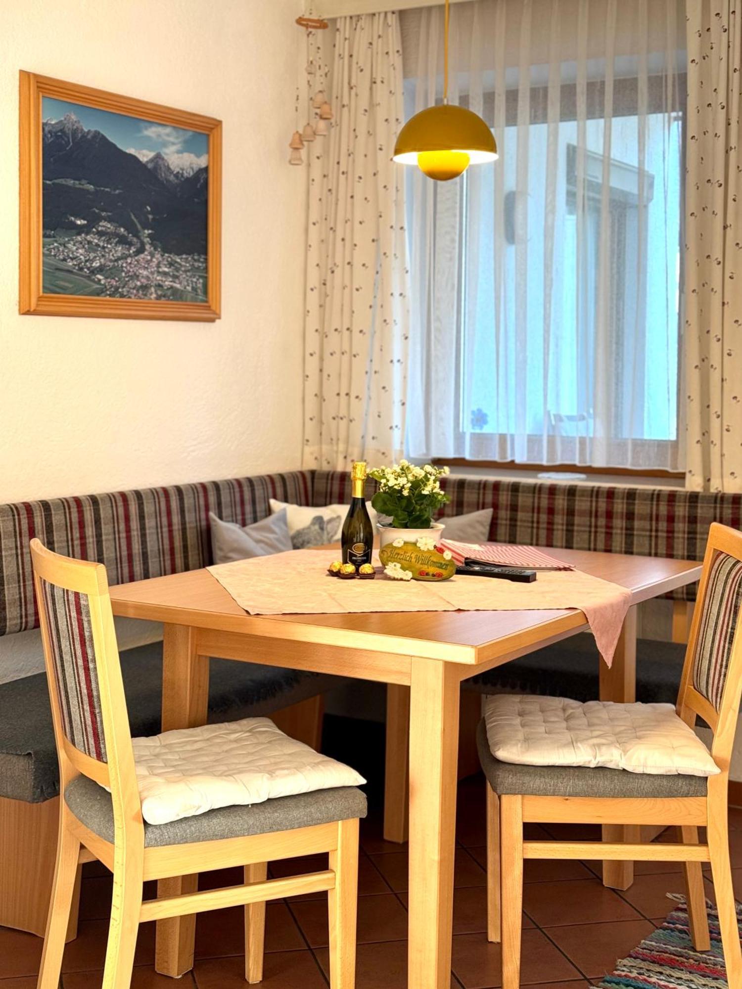 Haus Gamper-Haselwanter Appartement Tarrenz Buitenkant foto