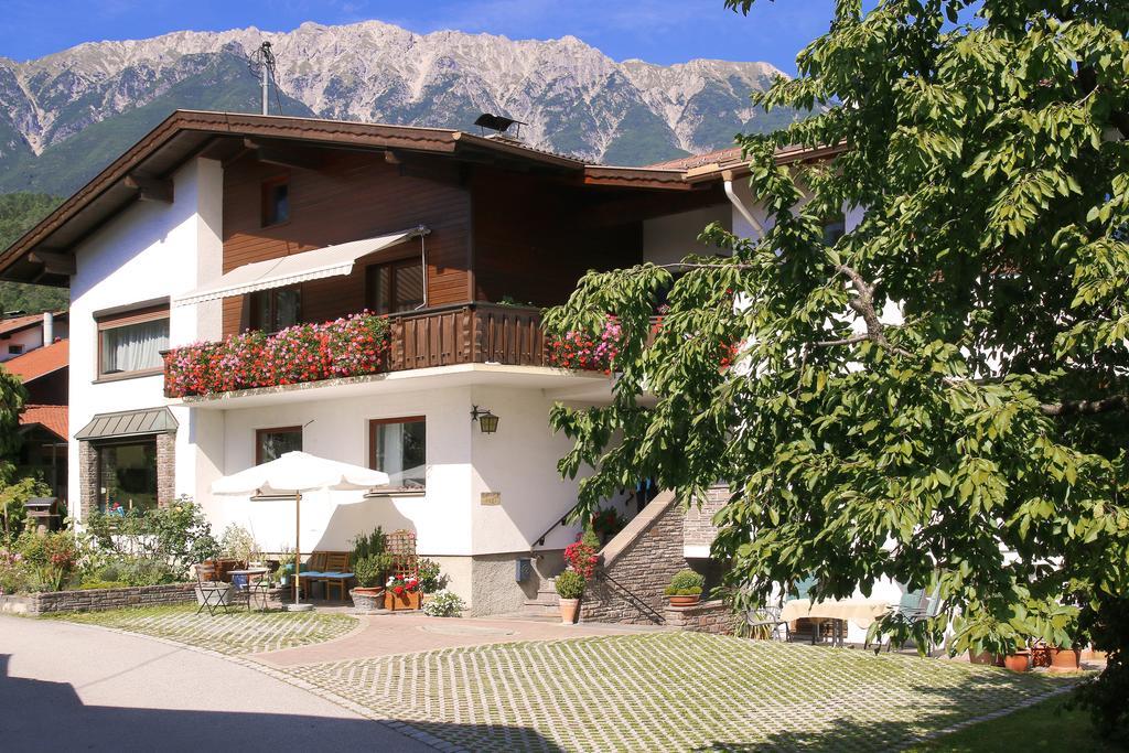 Haus Gamper-Haselwanter Appartement Tarrenz Kamer foto