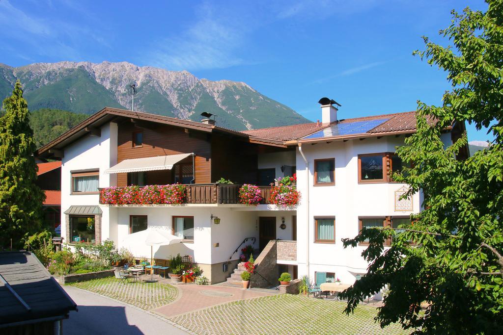 Haus Gamper-Haselwanter Appartement Tarrenz Kamer foto